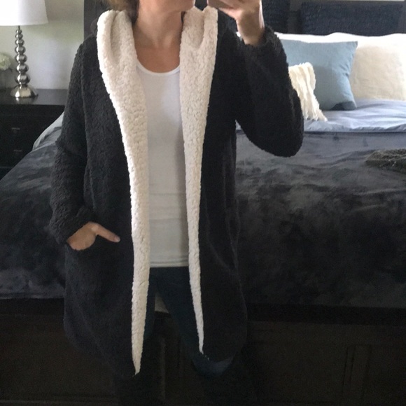 LAST1️⃣ B&W Shearling Fleece Coat ✨FINAL PRICE✨ - Picture 2 of 8